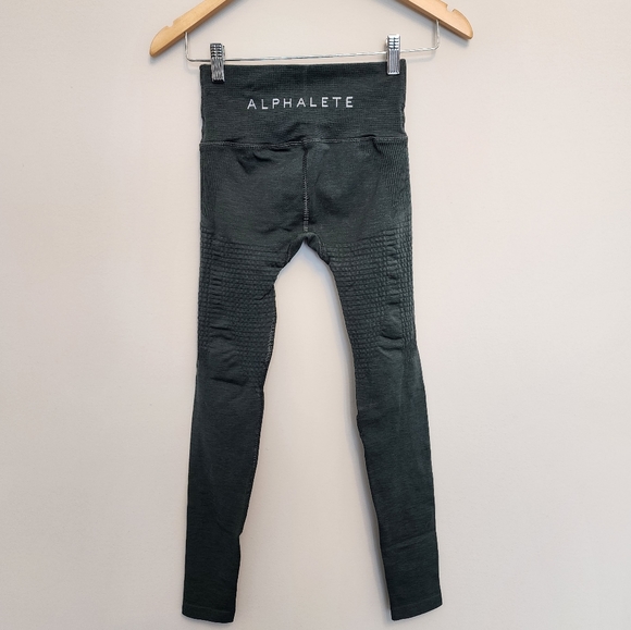 NWT & Packaging - Alphalete Halo Leggings - Urban Chic - Small - Picture 4 of 5